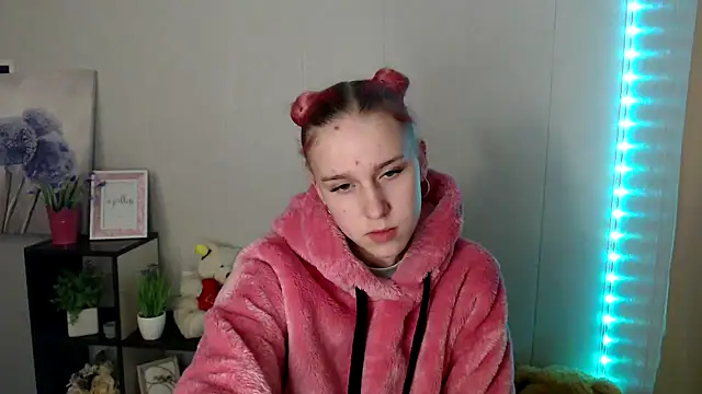 Scarlett lil online show from April 13, 7:42 am