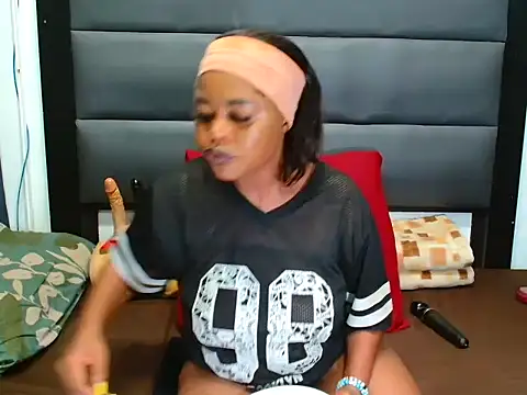 SpicyKittyxxx online show from March 20, 12:32 pm