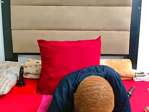 SpicyKittyxxx online show from April 12, 5:27 pm