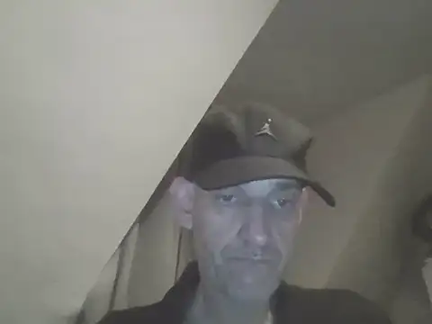 DOUBLETROUBLE7773 online show from April 6, 11:06 pm