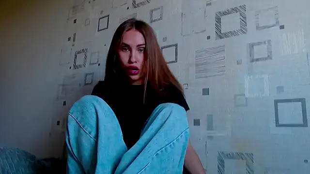 yourameliaa online show from June 27, 2:56 pm