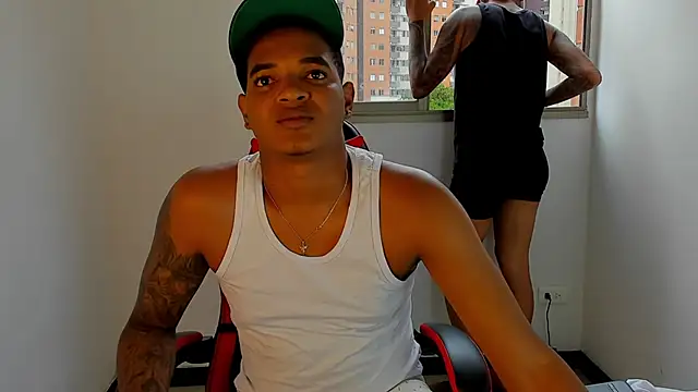 Mnell28 online show from April 10, 9:32 pm