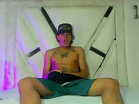 AlessiaAndAxel online show from April 4, 7:13 pm