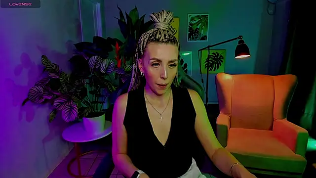 MonicaRiley online show from June 23, 2:15 pm