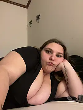 bbwnikki69 online show from April 7, 5:42 am