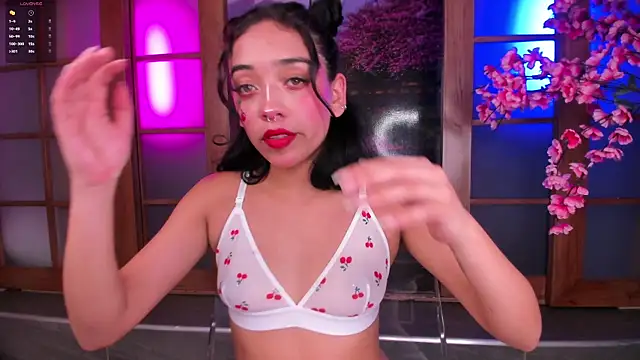 foxy hannah online show from April 20, 6:00 pm