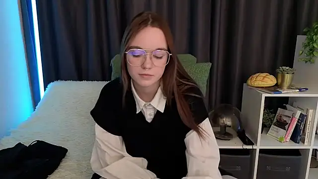 SunyLily online show from March 20, 7:02 am