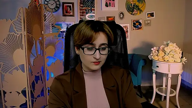 LixeLuna online show from April 8, 6:37 am