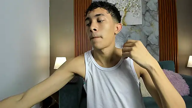 SKYN MAN online show from April 4, 2:54 am