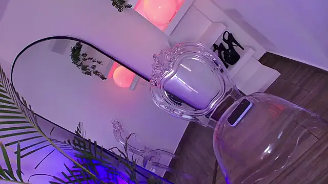 dalilathoms  online show from April 6, 8:21 pm