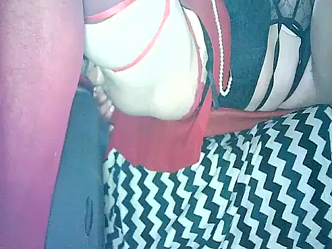 naomitrans32 online show from March 23, 2:12 pm