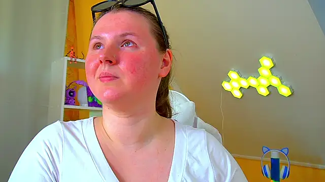 MelodyMoores online show from June 27, 6:36 am