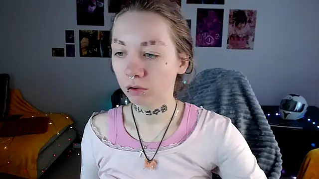 Nica Kawaii online show from April 17, 9:22 am