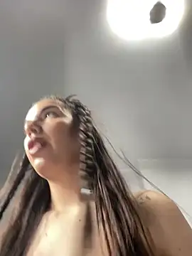 SabrinaDellyn online show from April 8, 8:44 pm