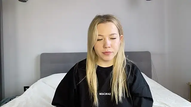 alyrasun online show from April 27, 7:05 am