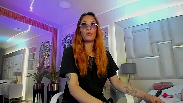 ZoeTaylorl online show from March 30, 1:00 pm