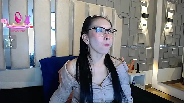 Chloe16  online show from May 8, 9:16 pm