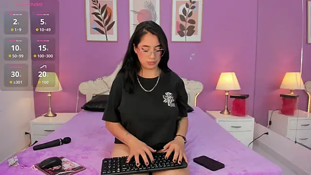 YayaQueen online show from June 15, 12:38 pm