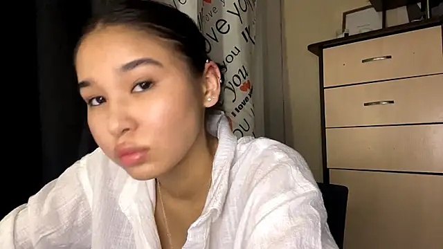 CatherineForbes online show from March 24, 4:45 pm