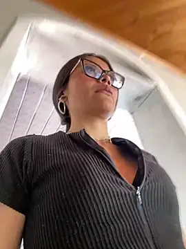 Cloe pink1 online show from March 16, 4:22 pm