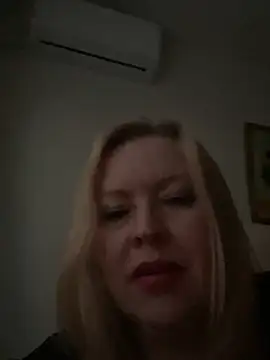JanieLight53 online show from May 15, 11:51 pm