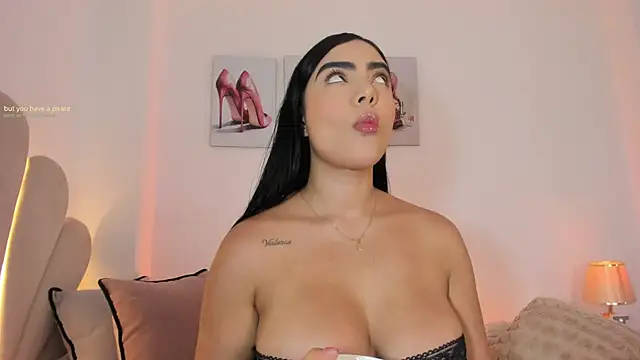 luciana jam  online show from April 18, 4:37 am