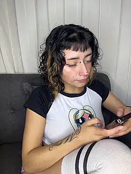 baby akuma online show from April 18, 4:37 am