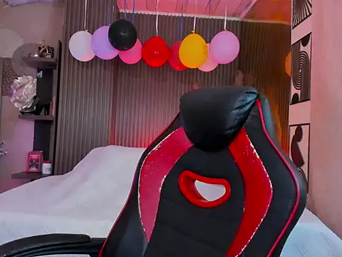 ZaraLuciana online show from April 20, 11:13 am