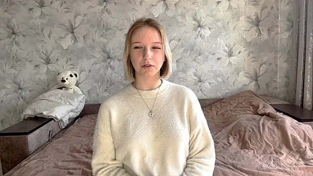 RebbecaBabe online show from March 12, 8:17 am