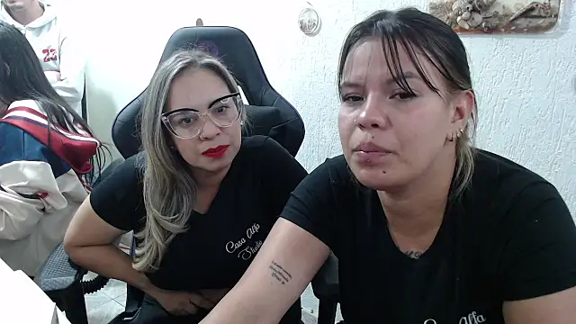 linazaenz online show from March 12, 1:30 am