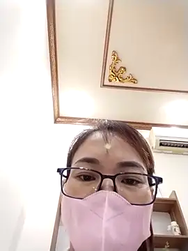 Mai phuong online show from April 23, 8:00 am