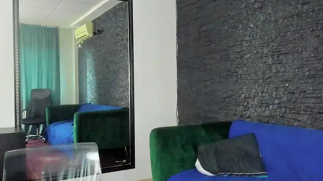 DiamondMilff online show from April 12, 7:55 am