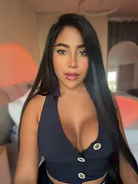 SaraValentina11 online show from May 26, 10:20 pm