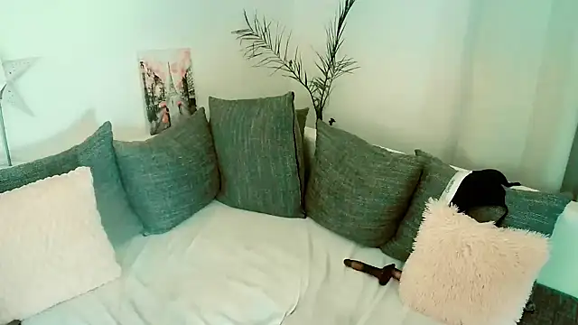 MissPuschel online show from April 5, 7:35 pm