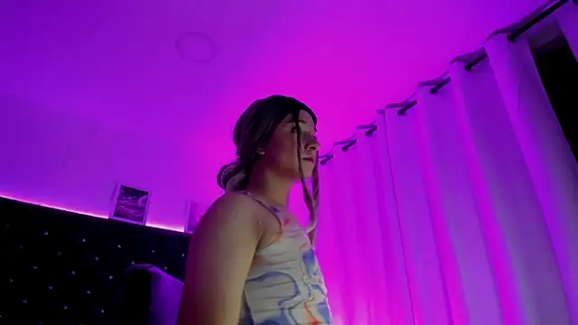 BellaRoge online show from April 22, 4:20 am