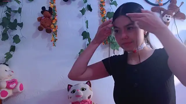 Draculaura X online show from May 3, 1:53 am