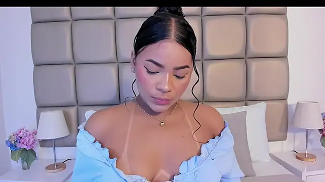 lilly williamss online show from April 27, 3:25 am