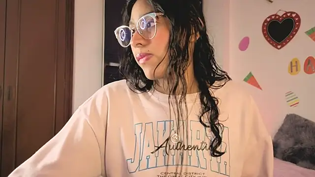 PaulaCutexs online show from April 6, 4:12 am