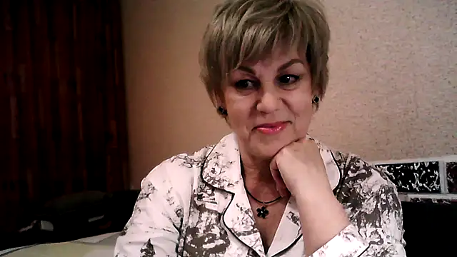 TatkaYang online show from April 3, 9:02 pm