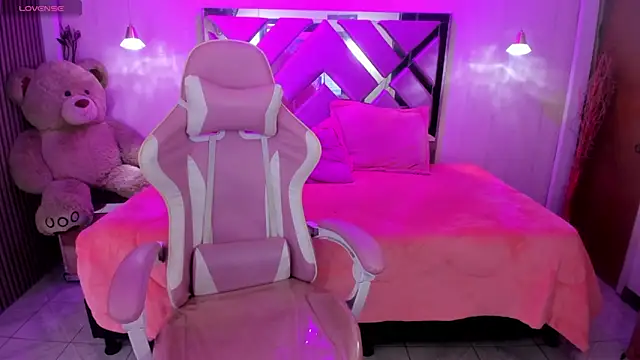 silvana monrroe online show from April 16, 1:55 pm