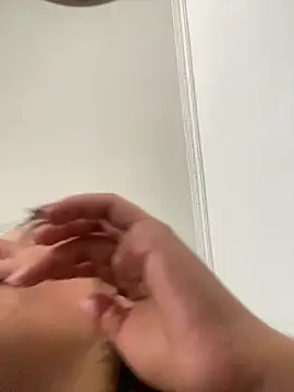 LINDA EF online show from April 10, 1:06 pm