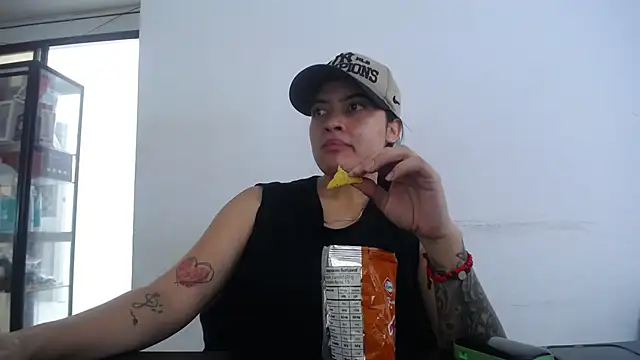 May-ana online show from April 18, 7:18 pm