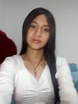 KarolaMendez online show from May 24, 9:25 pm