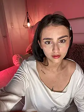 KarolyneLune online show from April 11, 7:39 pm