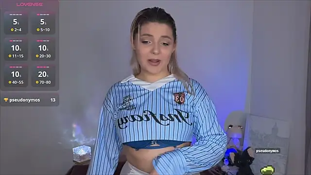 MiaCuteMeow online show from March 26, 8:10 pm