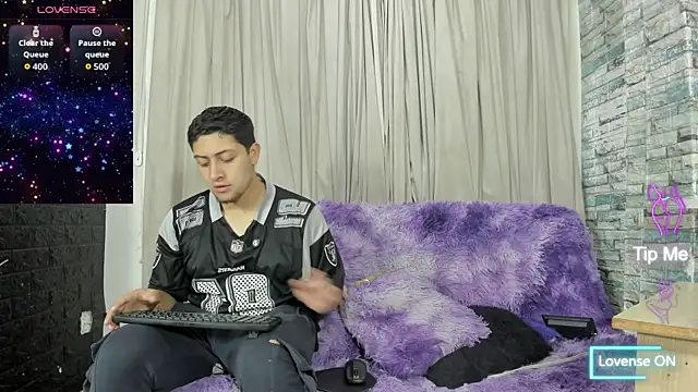 NoahAndBunny online show from June 30, 11:31 am