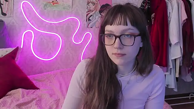 RileyNymph online show from June 3, 5:52 am