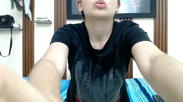 katywild20 online show from April 30, 5:34 am