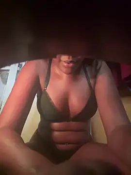 Annie011 online show from April 1, 3:40 am