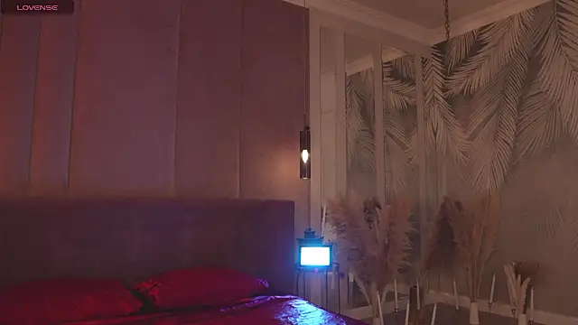 SerenaWest  online show from March 21, 4:45 pm